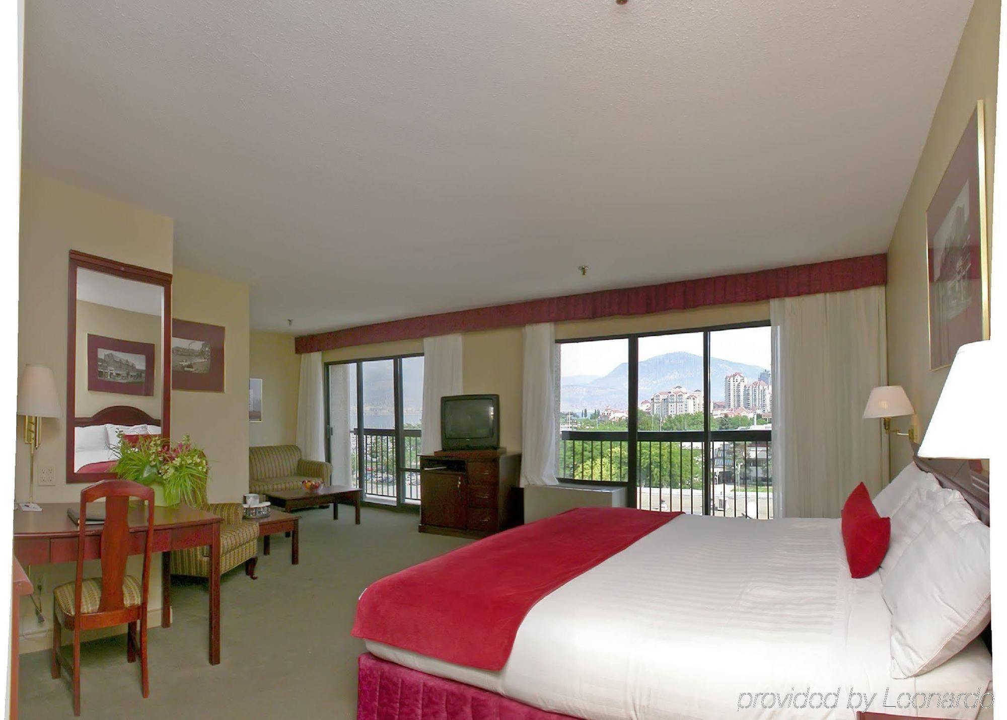 The Royal Anne Hotel Kelowna Room photo